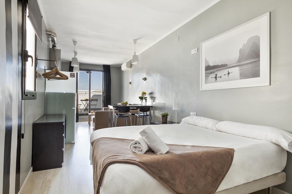 Fira Apartments By Gaiarooms Барселона Номер фото