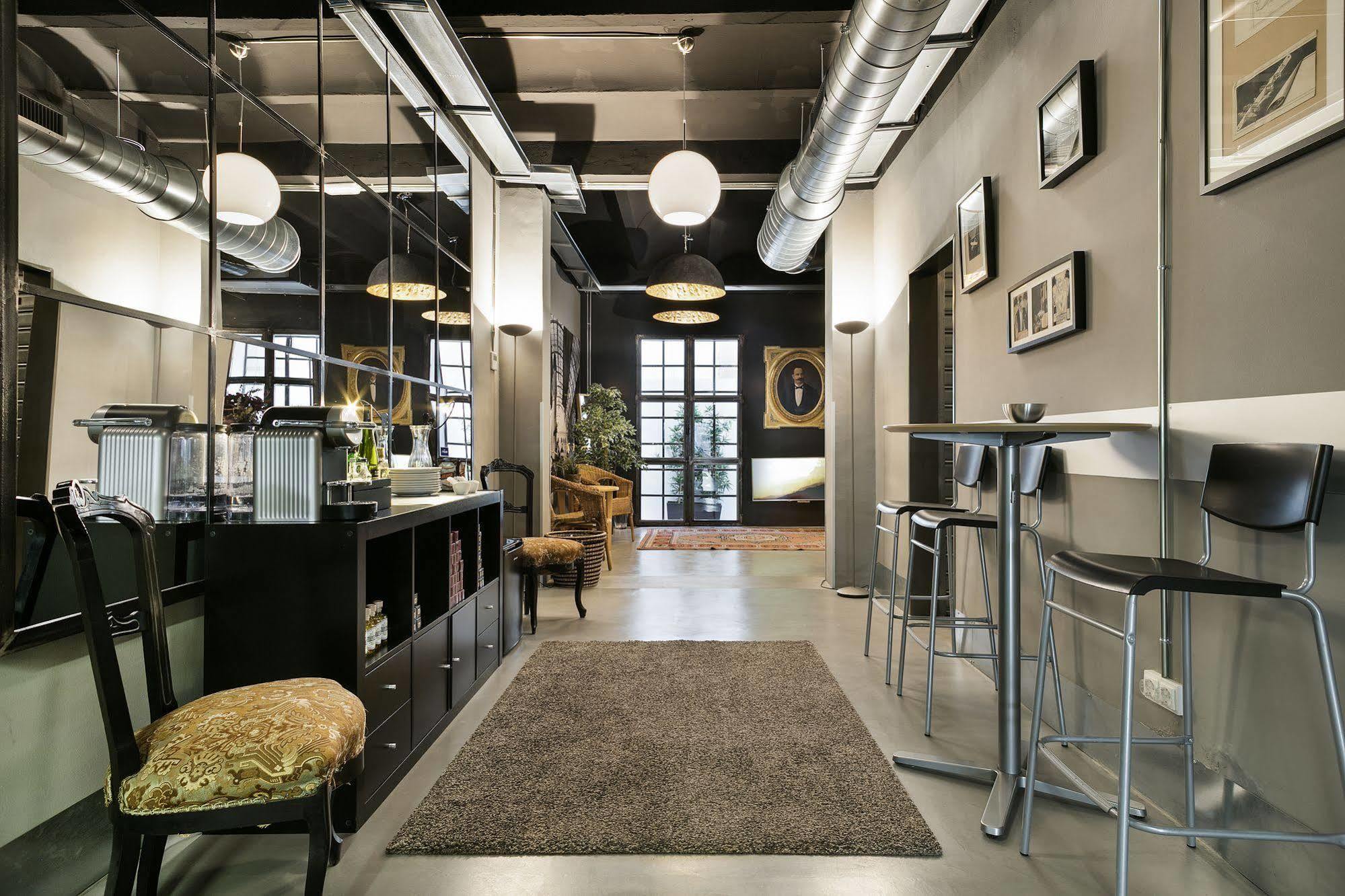 Fira Apartments By Gaiarooms Барселона Экстерьер фото