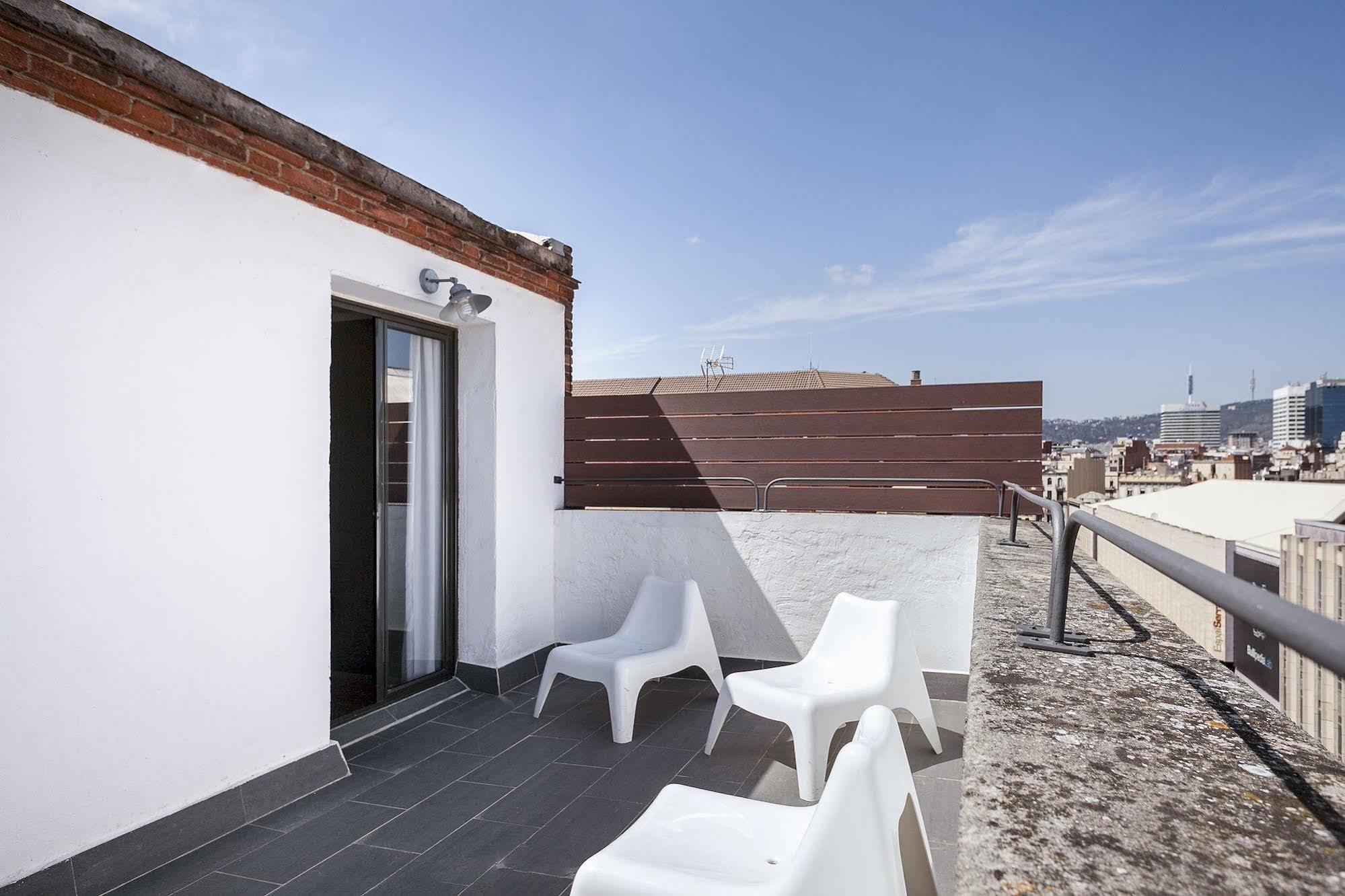 Fira Apartments By Gaiarooms Барселона Экстерьер фото
